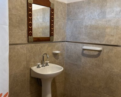 Diseño simple con identidad rural.