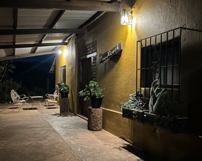 Luz cálida y calma al caer el día.