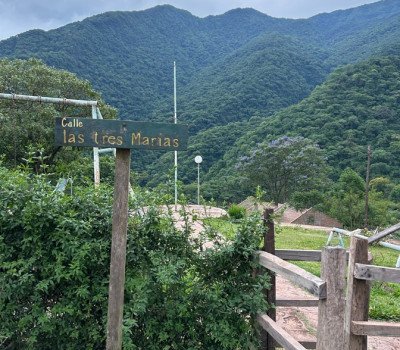 Un nombre, un camino, un lugar.