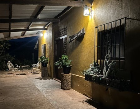 Luz cálida y calma al caer el día.